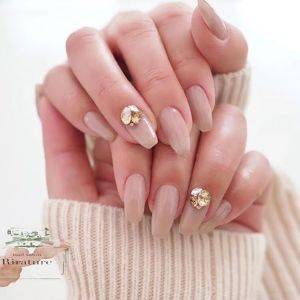 【2026年初春】こなれ感をプラスする。大人女子向けベージュネイル5選