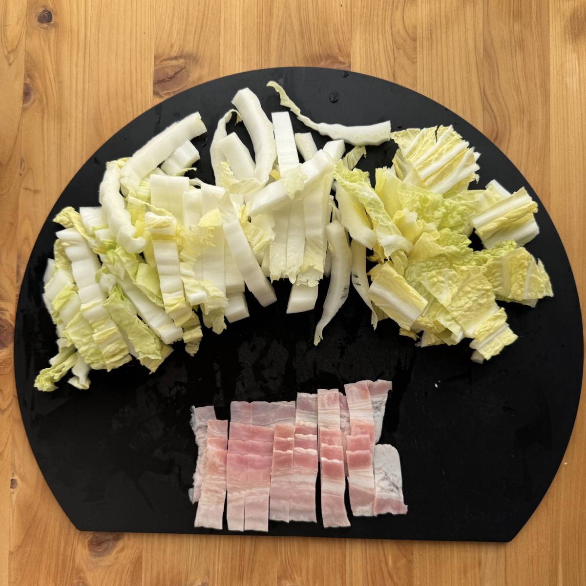 JAグループ公式の「ベーコンと白菜とコ一ンのコンソメスープ」のレシピ