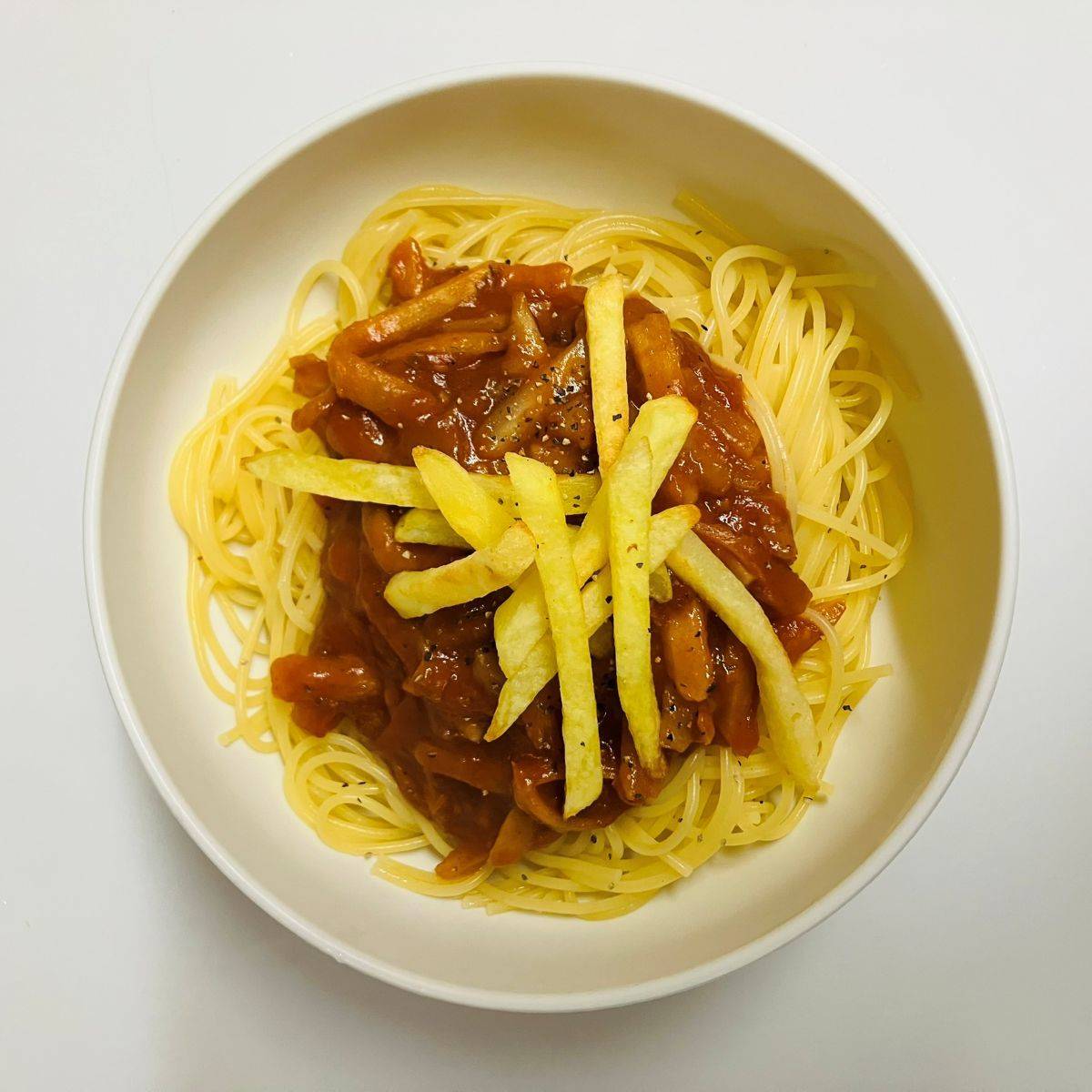 マ・マー公式の「カリカリごぼうがアクセント！秋の絶品ミートソーススパゲティ」のレシピ