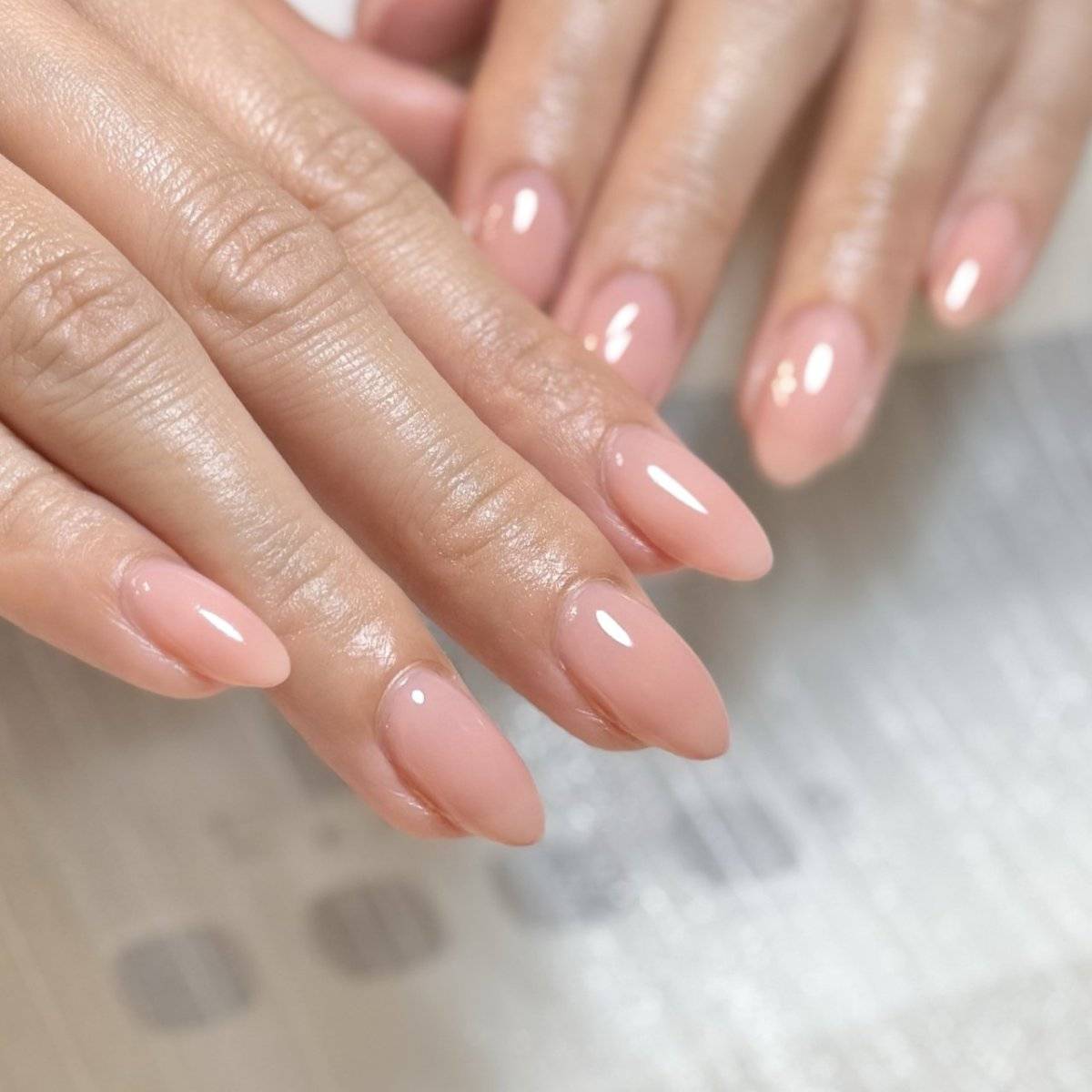 コーラルピンクネイル