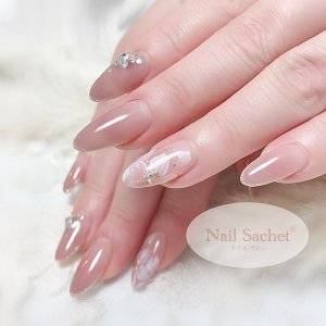 【2026年初春】手元から季節を感じるよ。大人女子のための桜ネイル5選