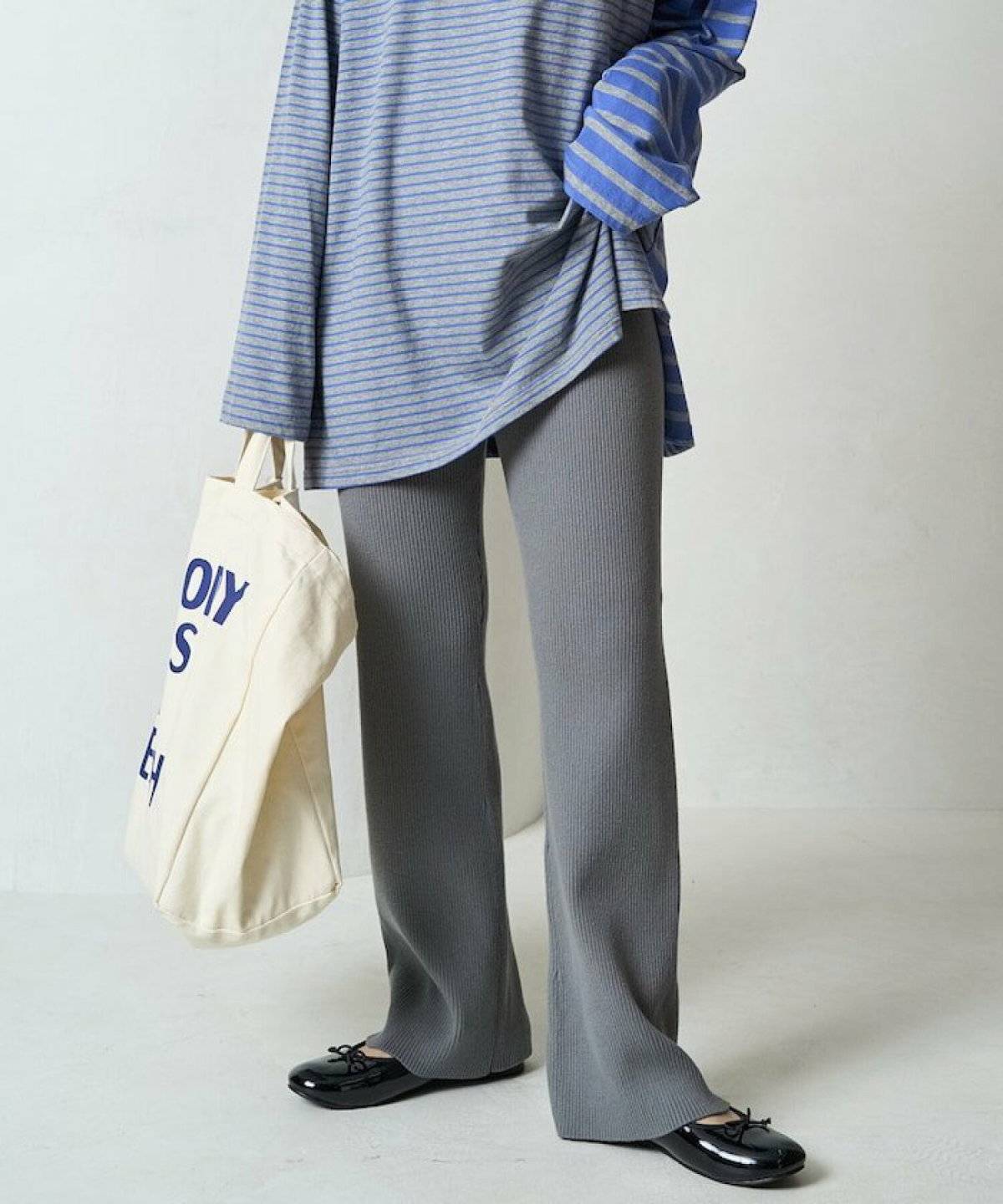 秋コーデの女性