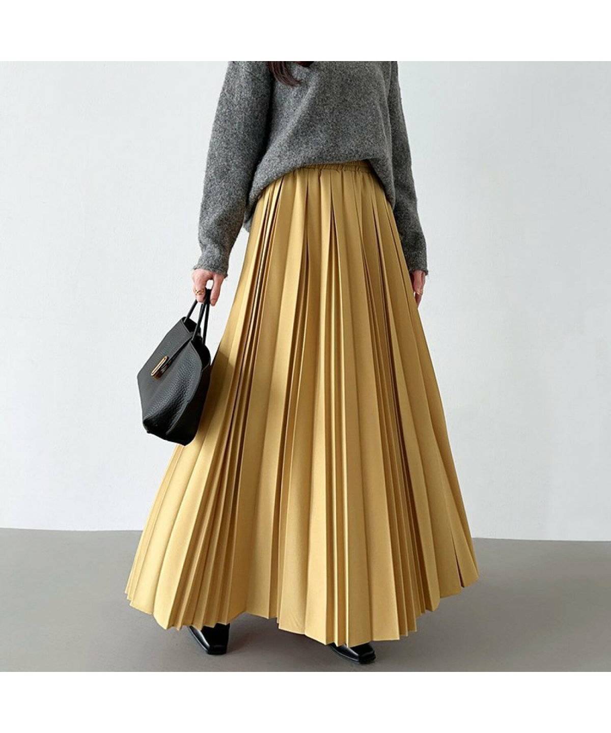 秋コーデの女性