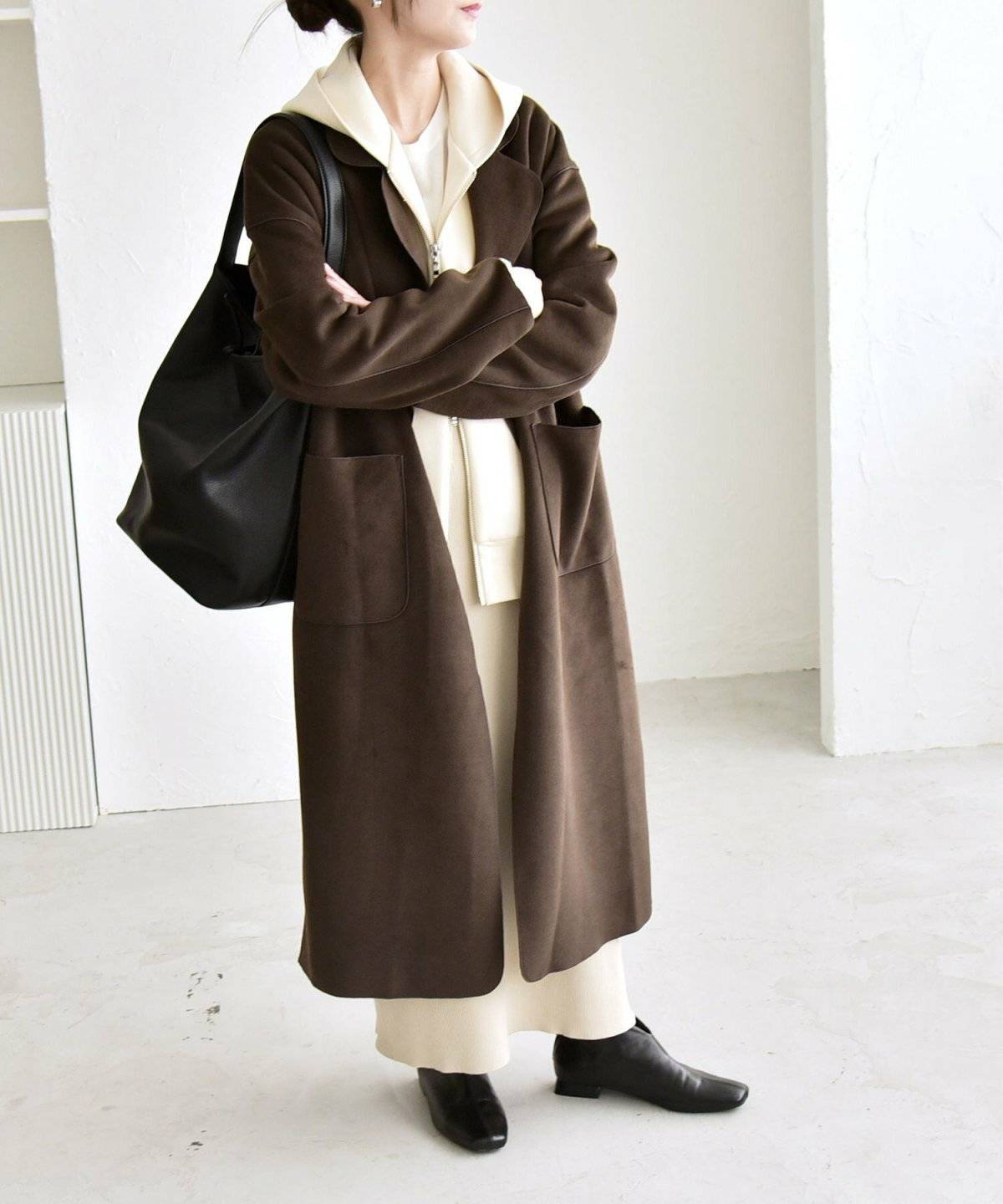 秋コーデの女性