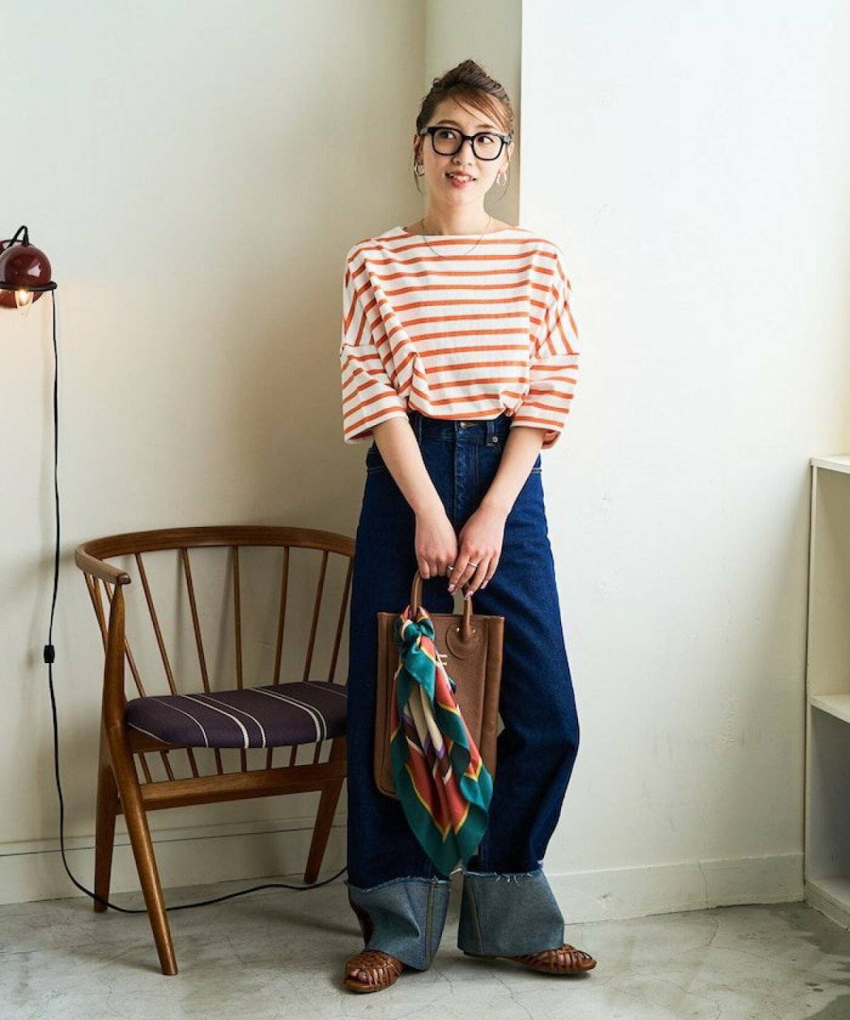 夏コーデの女性