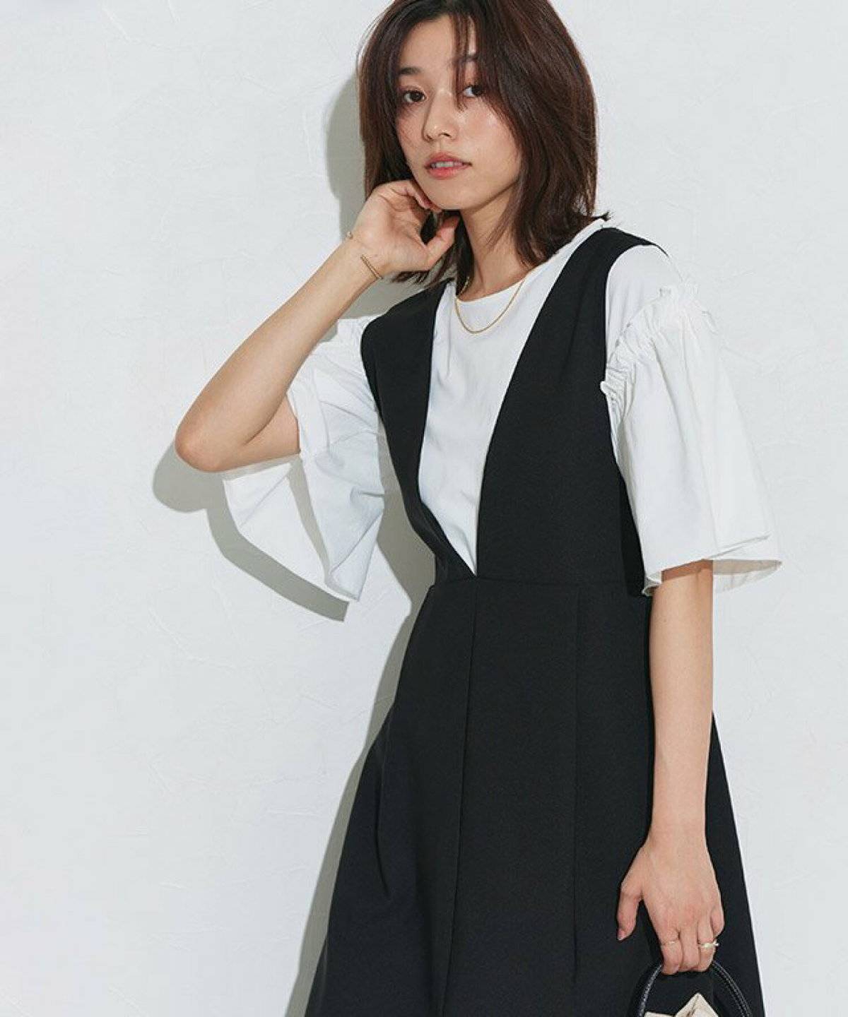 夏コーデの女性