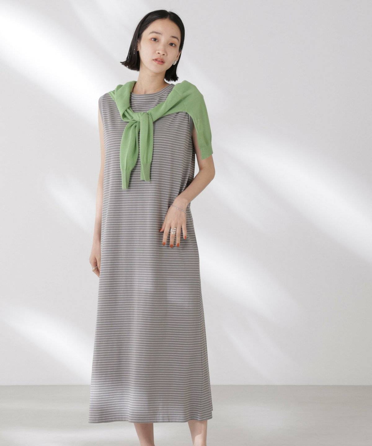 夏コーデの女性