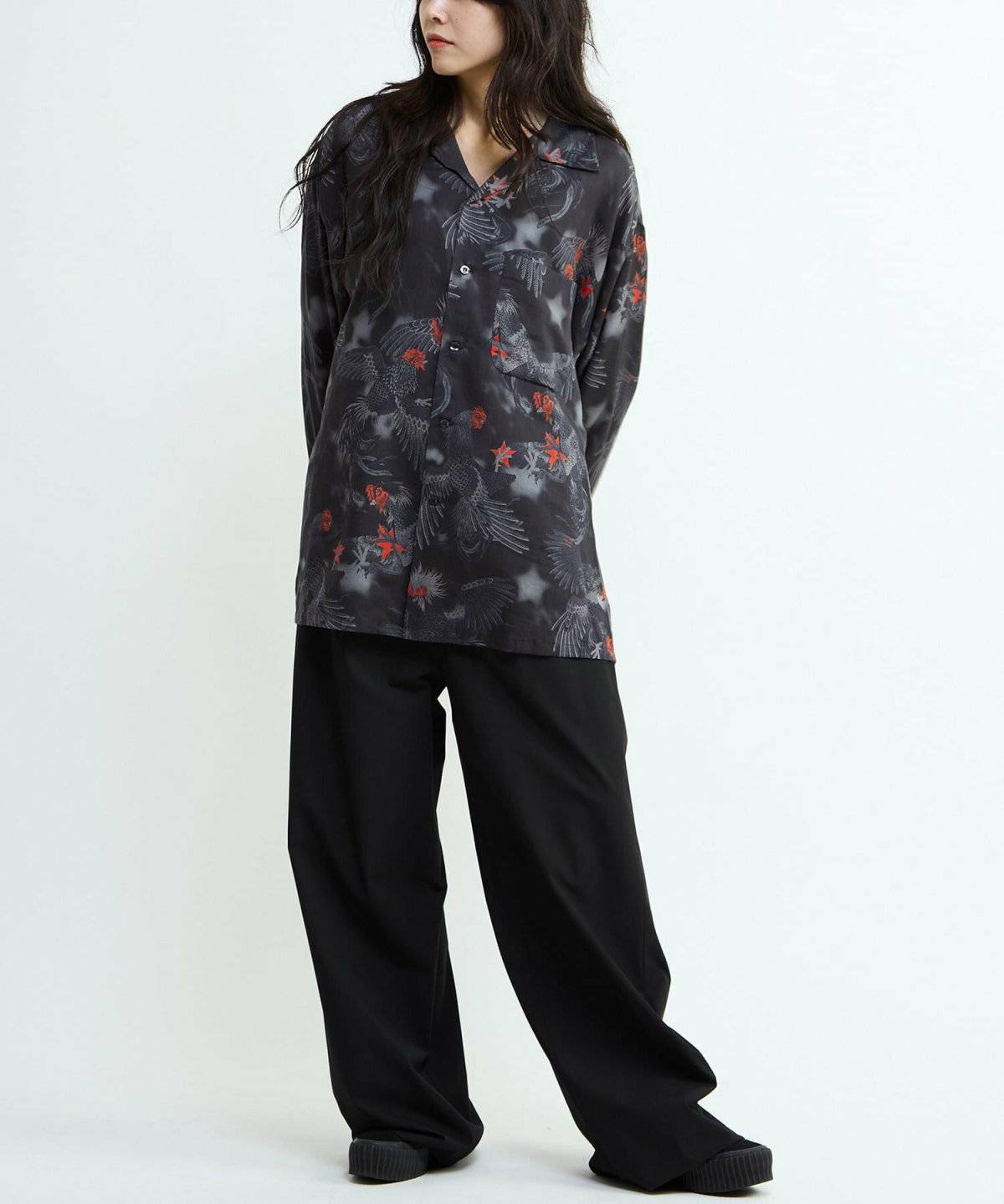 アロハシャツを使ったブラックコーデ