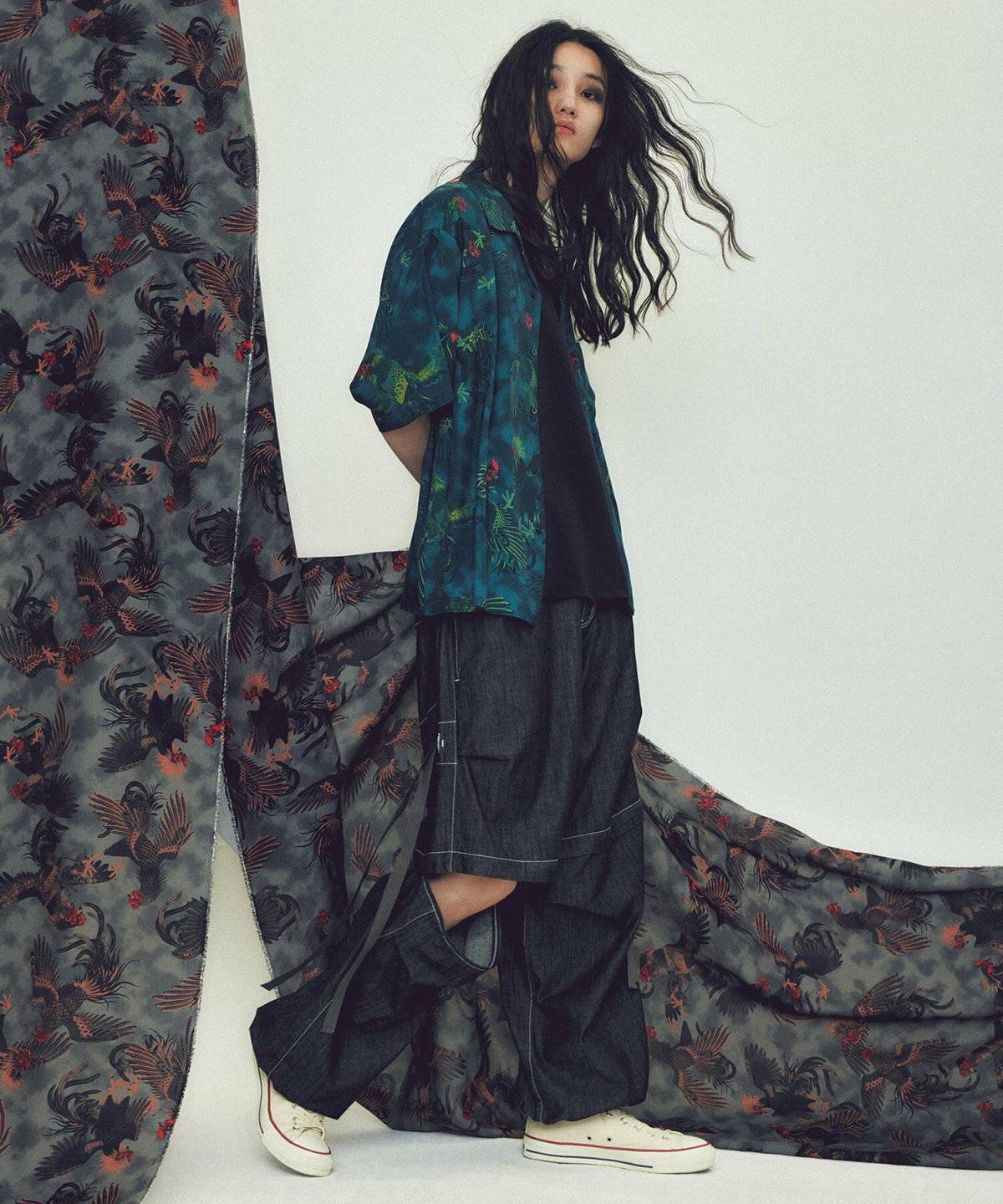 ブラックデニムと合わせたアロハシャツコーデ