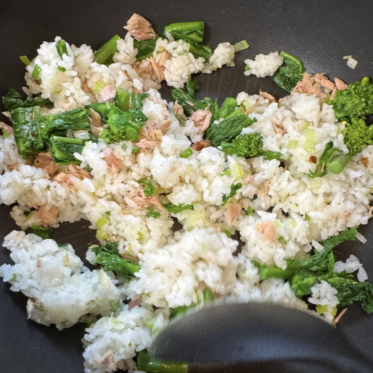 いなば公式の「ツナと菜の花のチャーハン」のレシピ