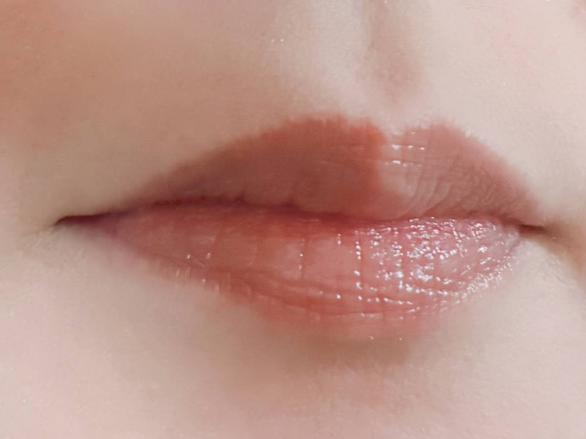 2aN トゥーエーエヌ グレイズバウンシングティント 04 ピーチシュー ティントリップ 塗布前 筆者口元