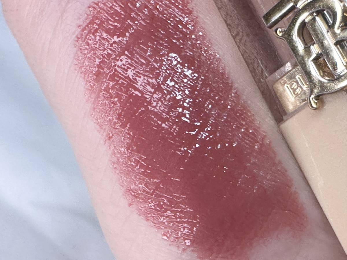 BURBERRY BEAUTY　バーバリーブリットシャイン　606ROSE PETALのスウォッチ画像