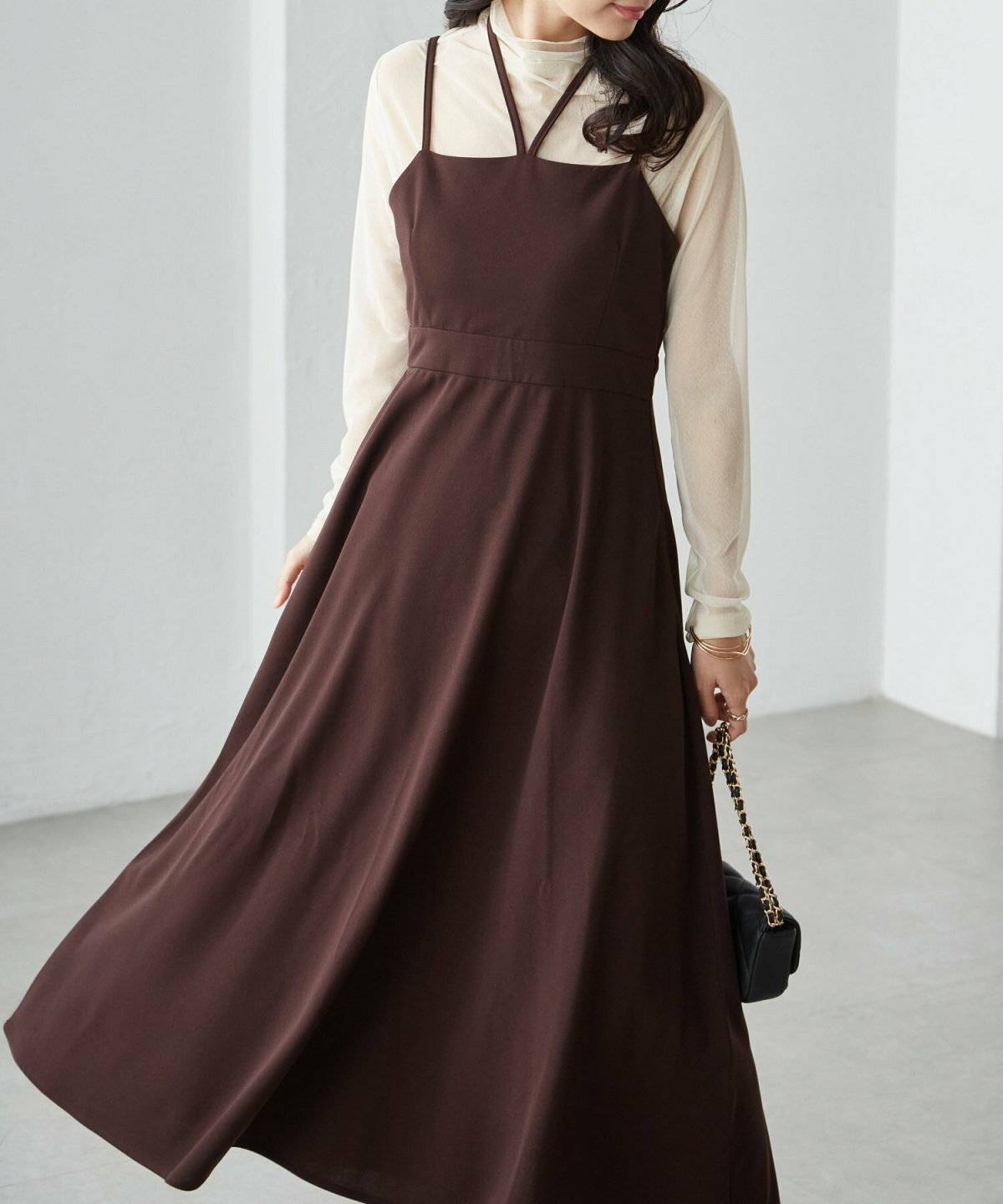 夏コーデの女性