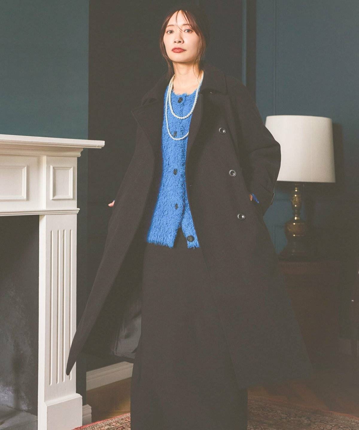 スカートコーデの女性