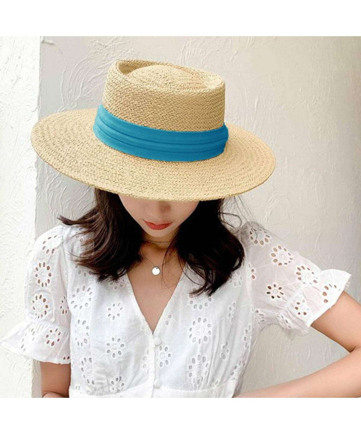 帽子をかぶった女性