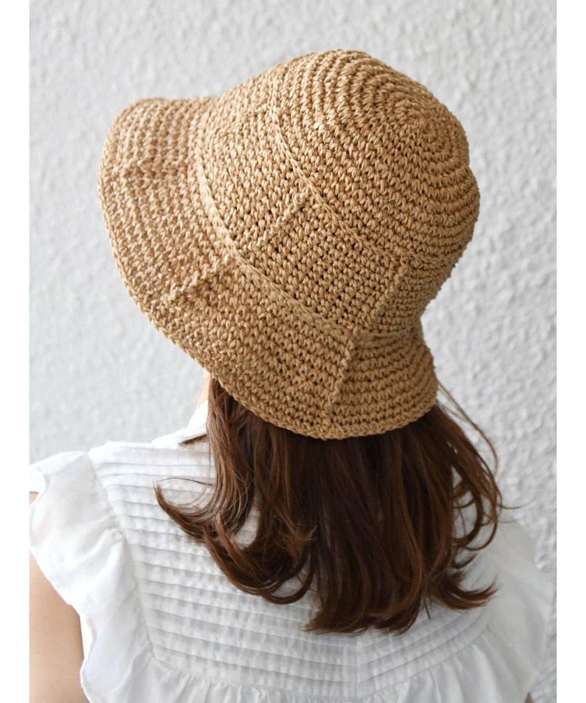 帽子をかぶった女性