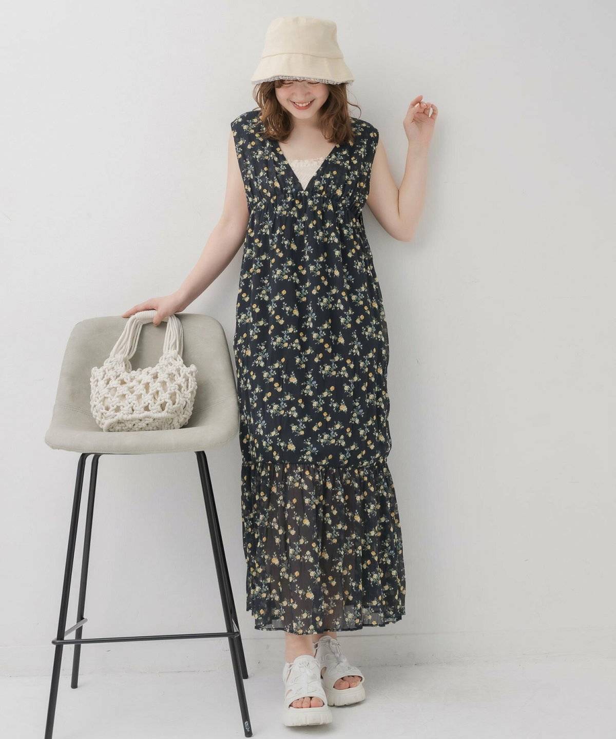 帽子をかぶった女性