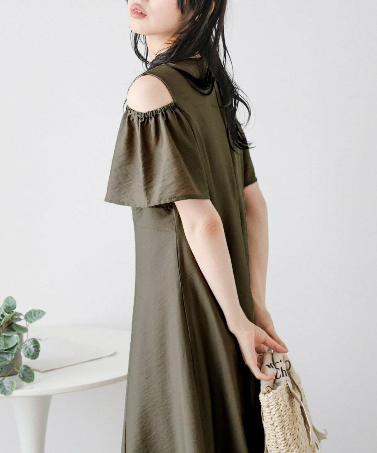 夏コーデの女性