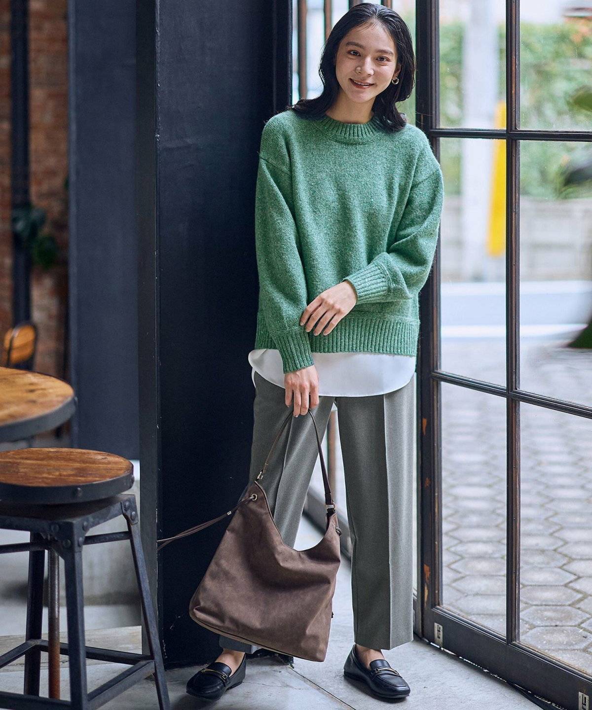 グリーン×グレーのコーデ