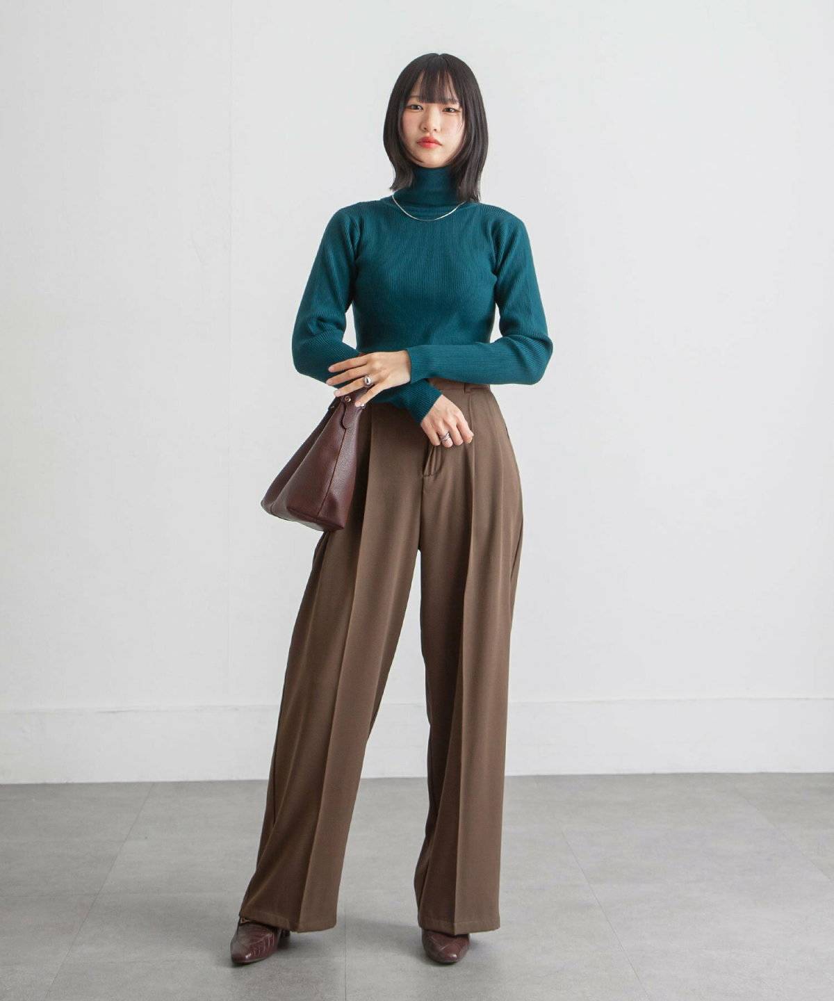 グリーン×ブラウンのコーデ