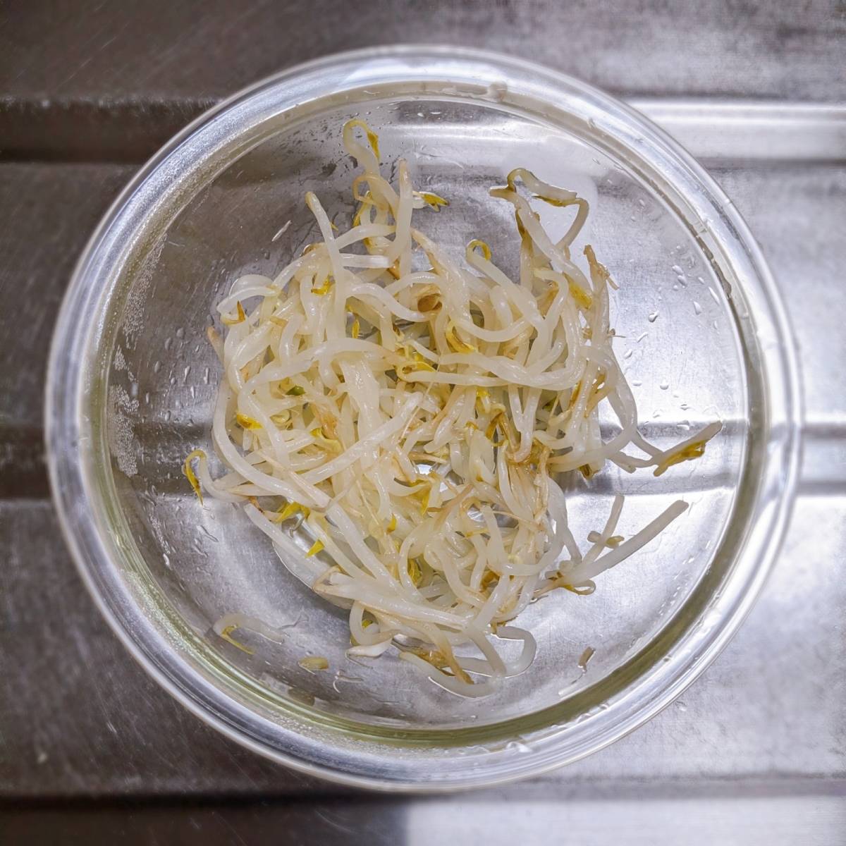 永谷園公式の「もやし和え(ナムル風)」のレシピ