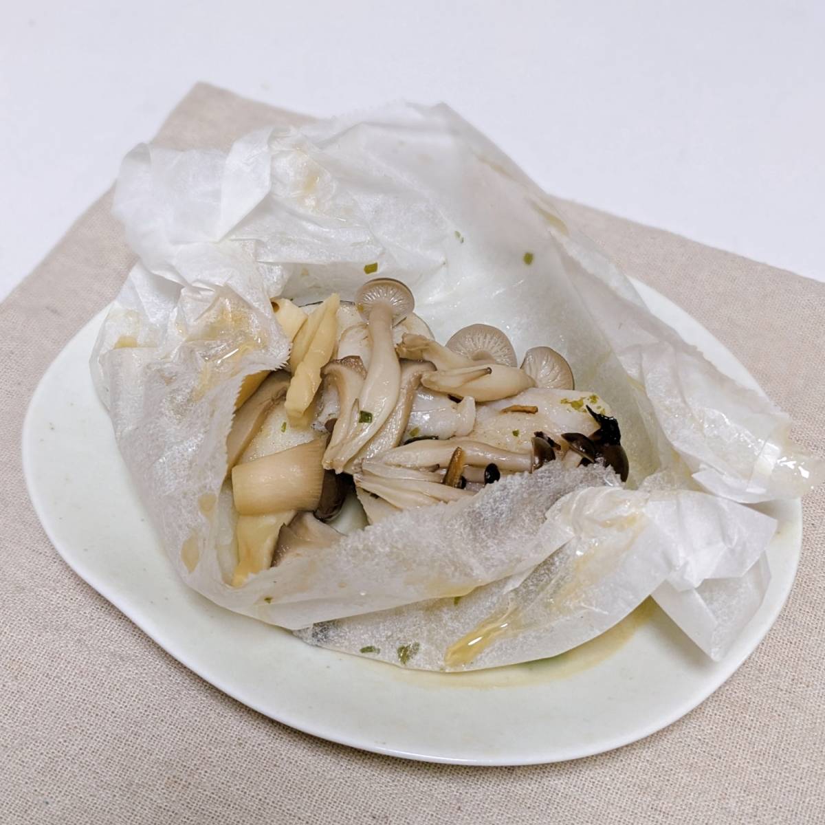 永谷園公式の「待つだけでタラとキノコのレンジ蒸し」のレシピ