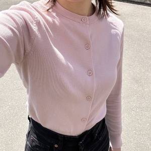 顔色トーンアップにも♡甘すぎない春色ピンクでつくる「カーディガン」コーデ