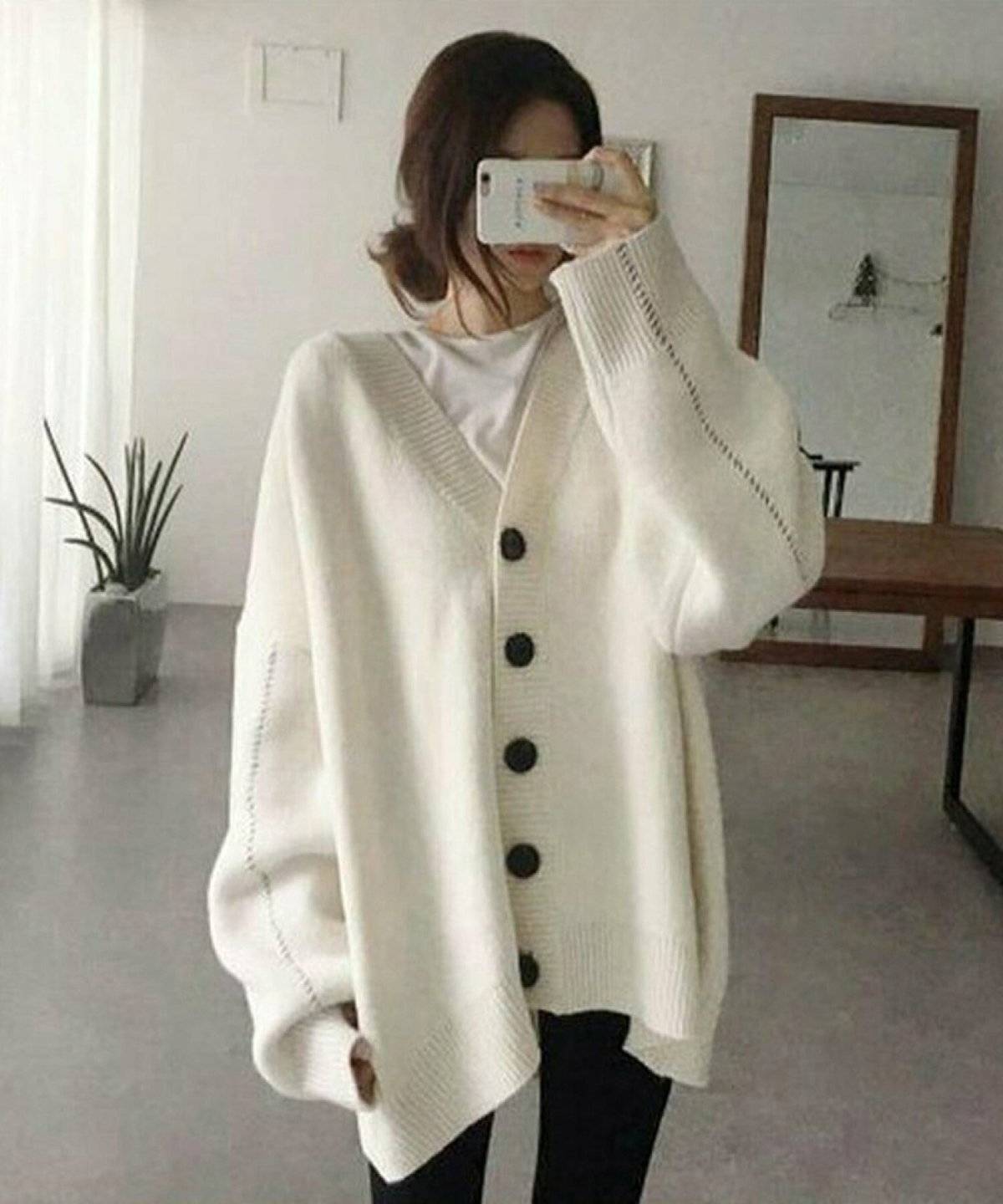 雨の日コーデの女性