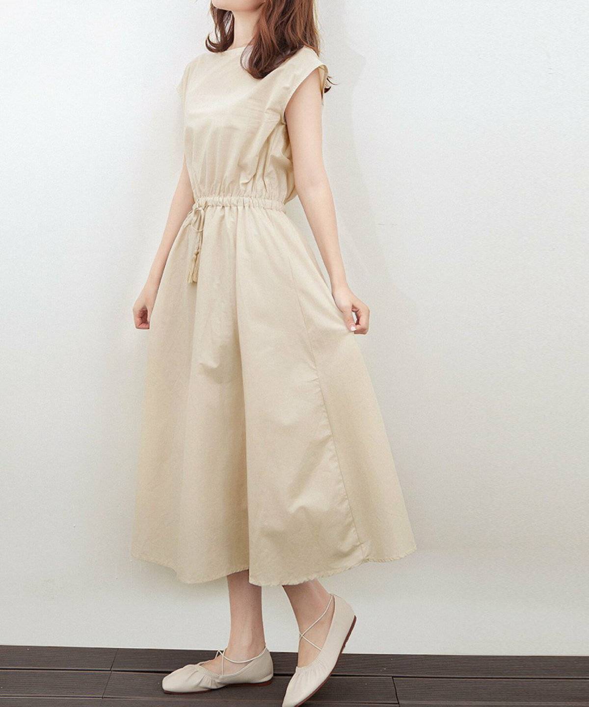 春コーデの女性