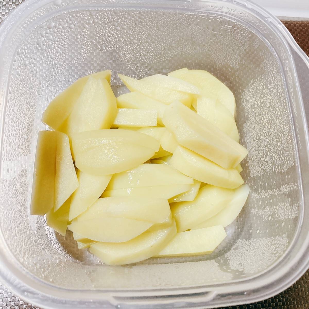 JAグループ公式の「じゃがコンビーフホウレン草のバター炒め」のレシピ