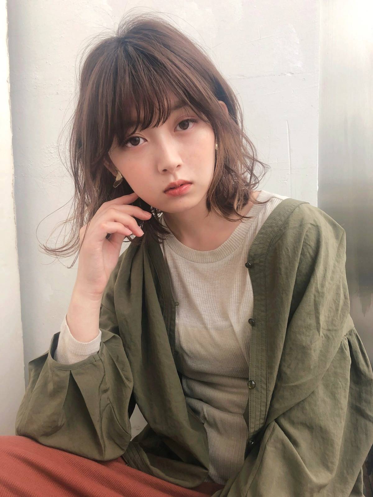 カジュアルな無造作パーマボブ