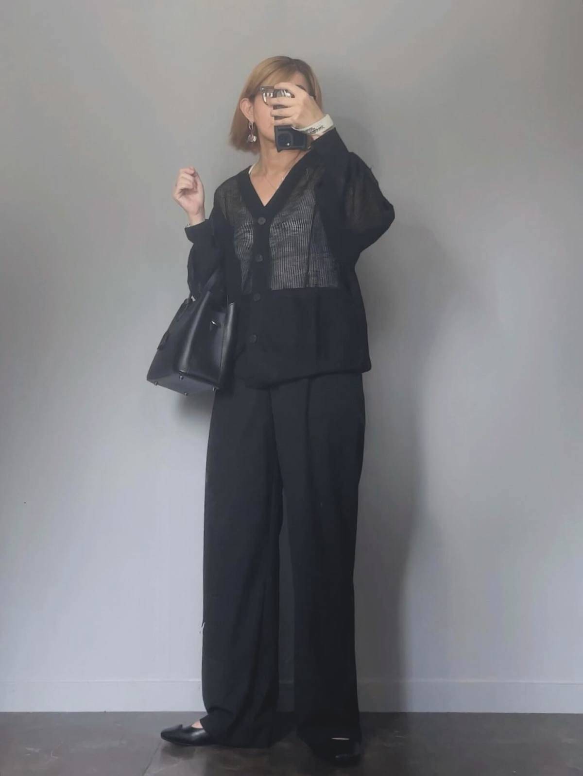 シアー素材のカーディガンを合わせる！