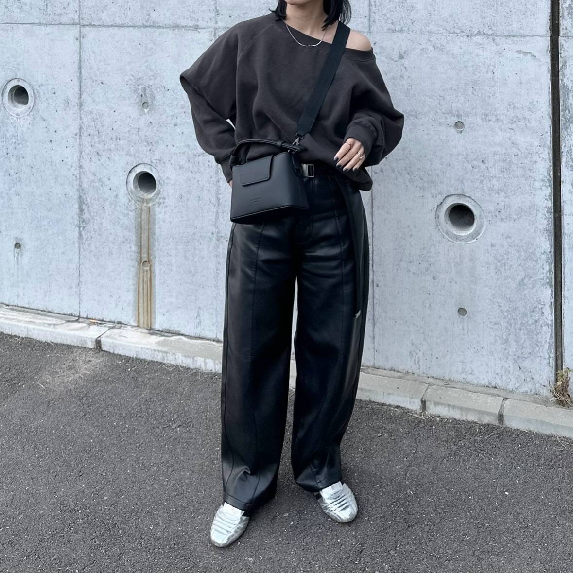 ワンショルトップスで程よく肌見せする♡