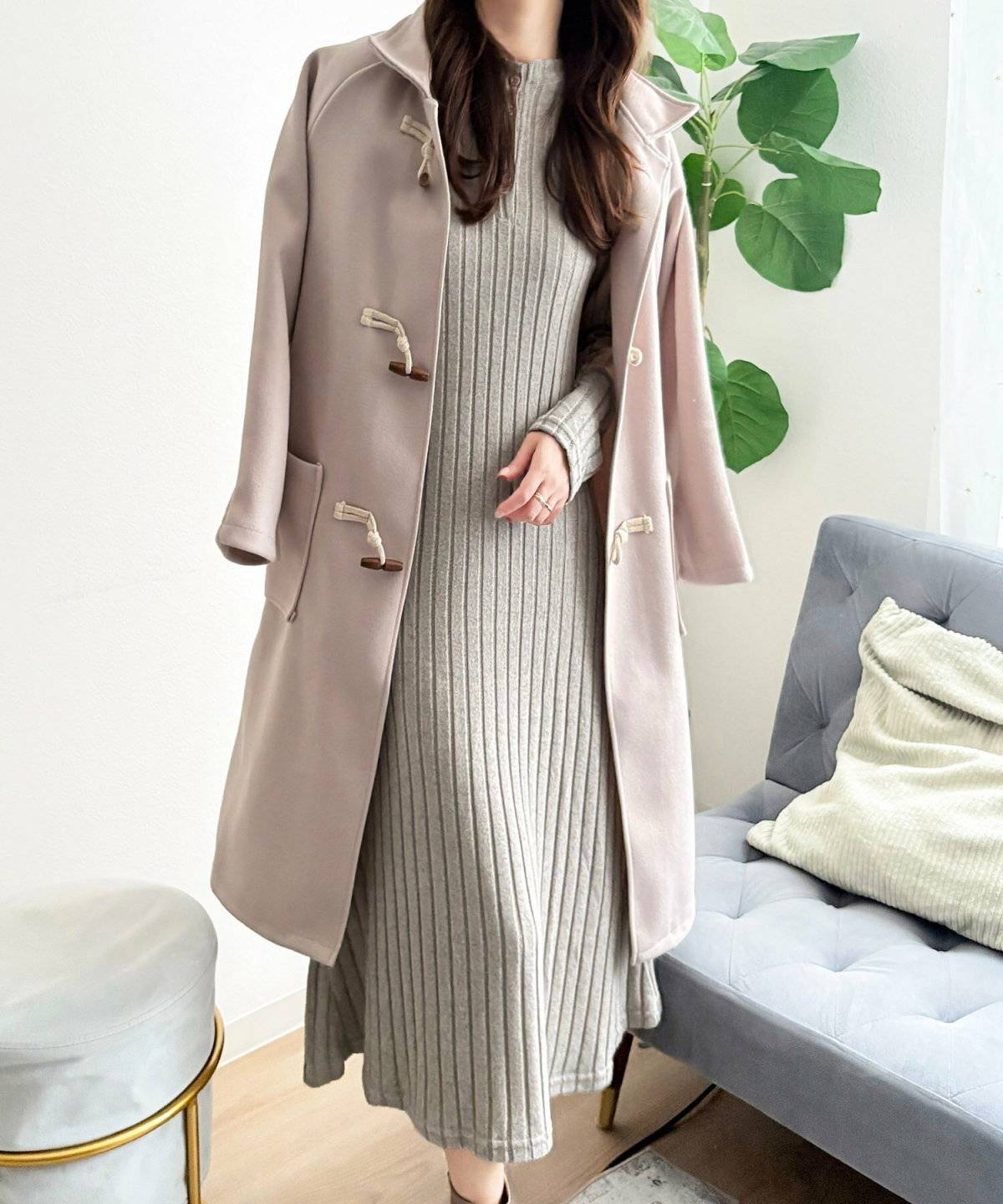 オーバーサイズロングコート×ワイドリブニットワンピース