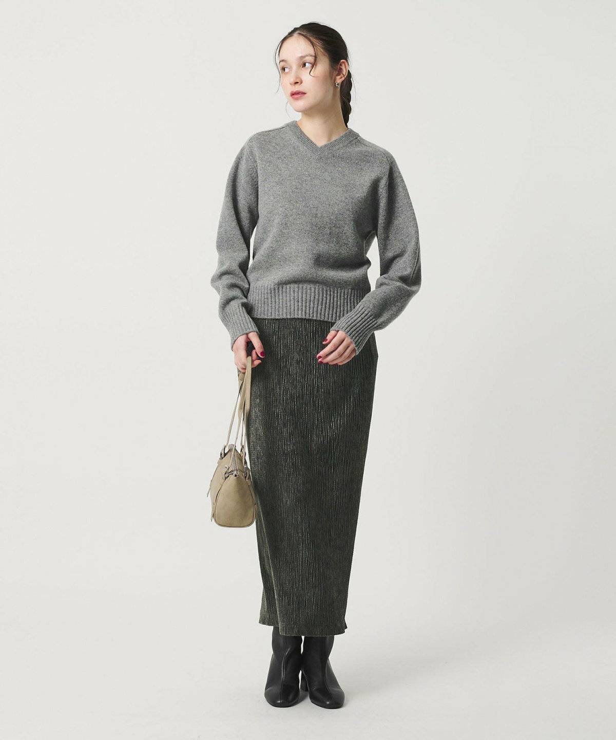 ウールプルオーバー×プリーツスカート