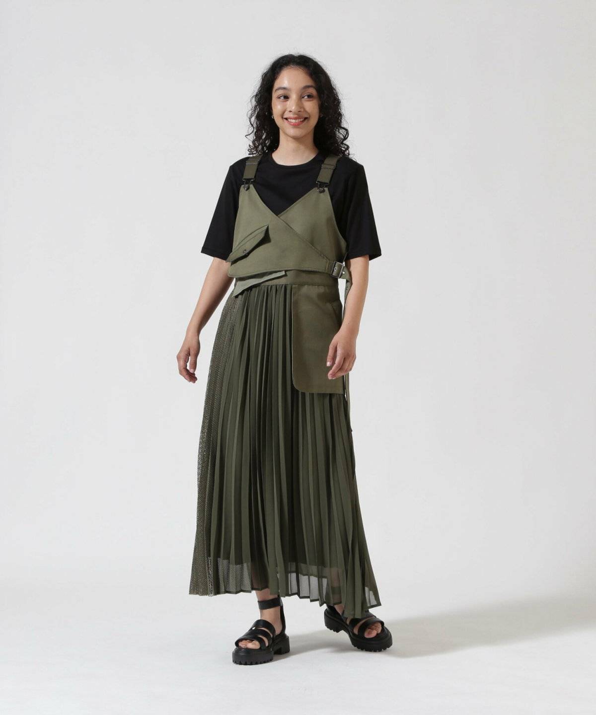 夏コーデの女性