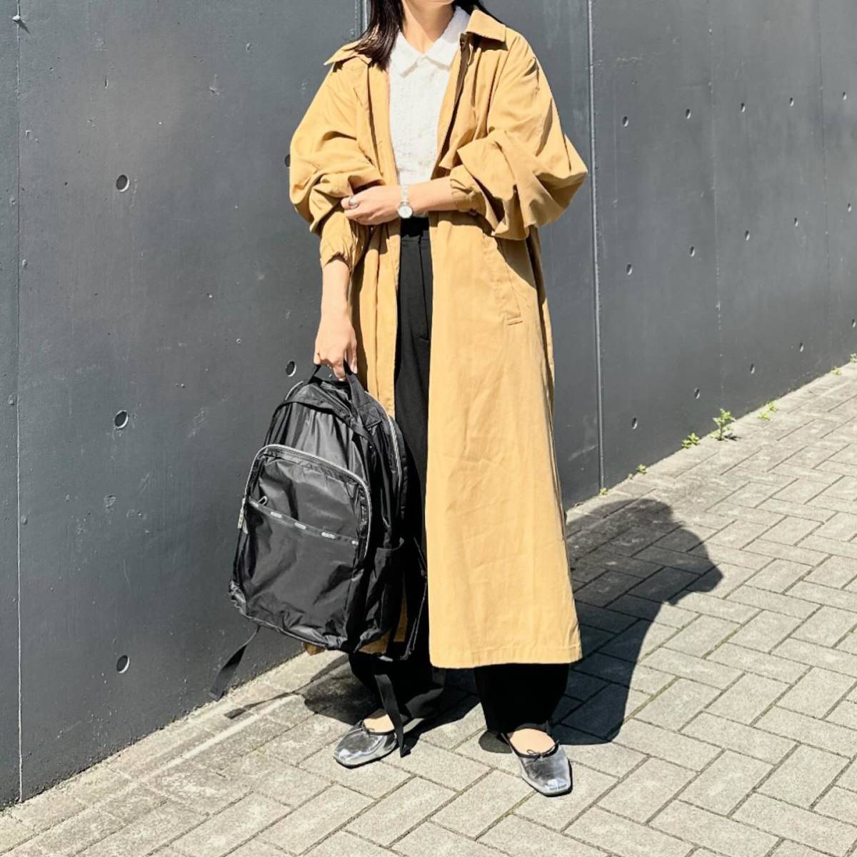 ロング丈のトレンチコートを羽織る♡