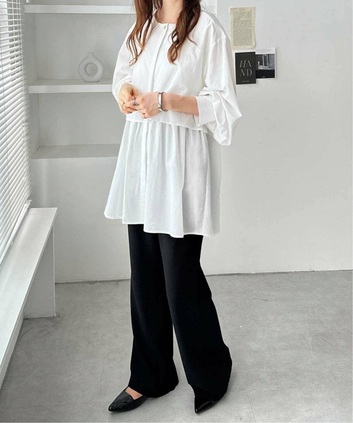 ワンピースコーデの女性