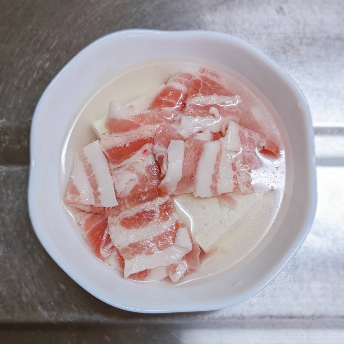 永谷園公式の「簡単！松茸の味レンジ豚肉吸い」のレシピ