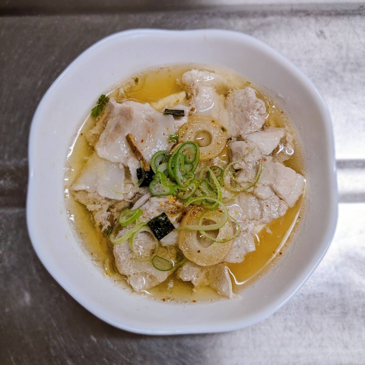 永谷園公式の「簡単！松茸の味レンジ豚肉吸い」のレシピ