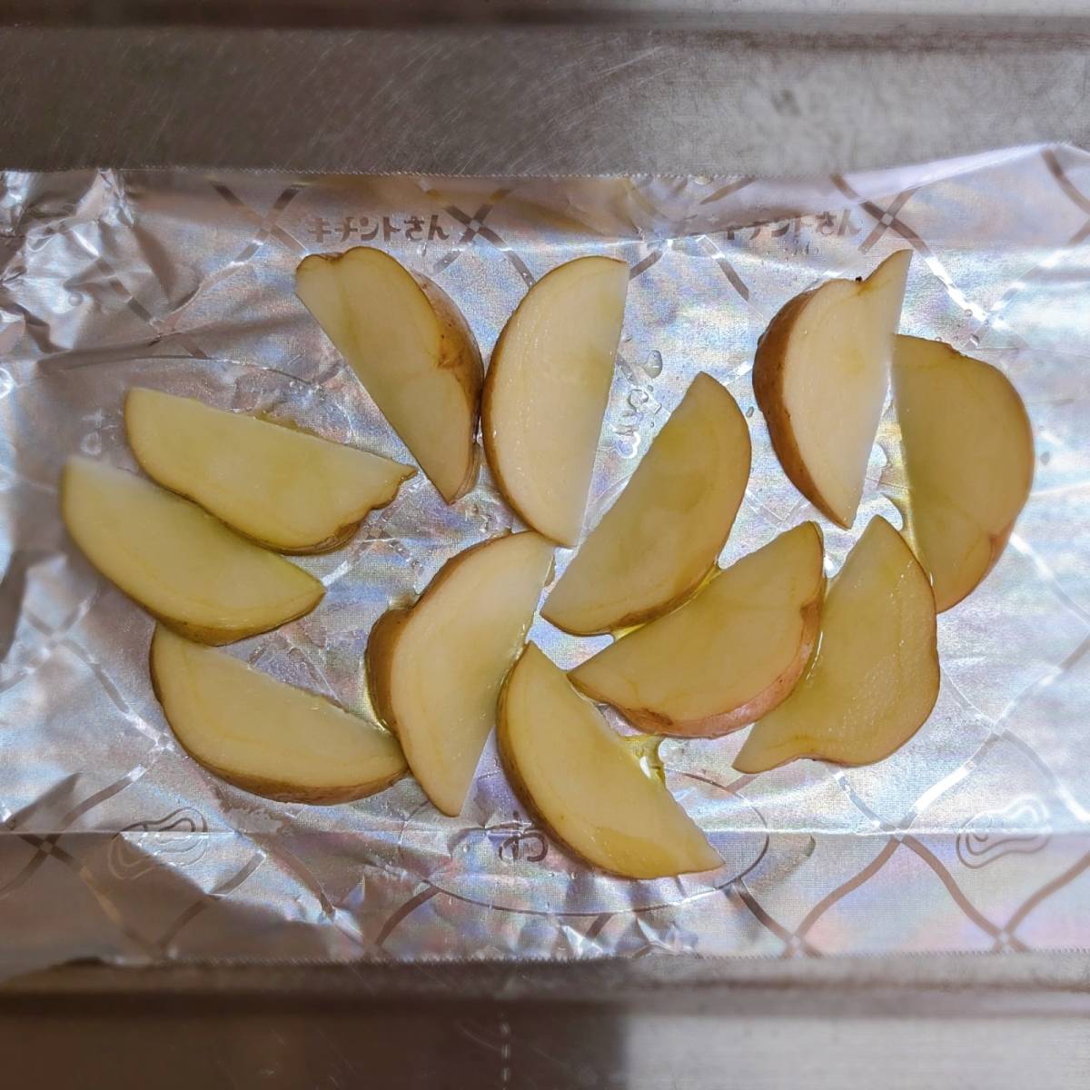 いちまさ公式の「カニかまとポテトのジャーマン風チーズ焼き」のレシピ