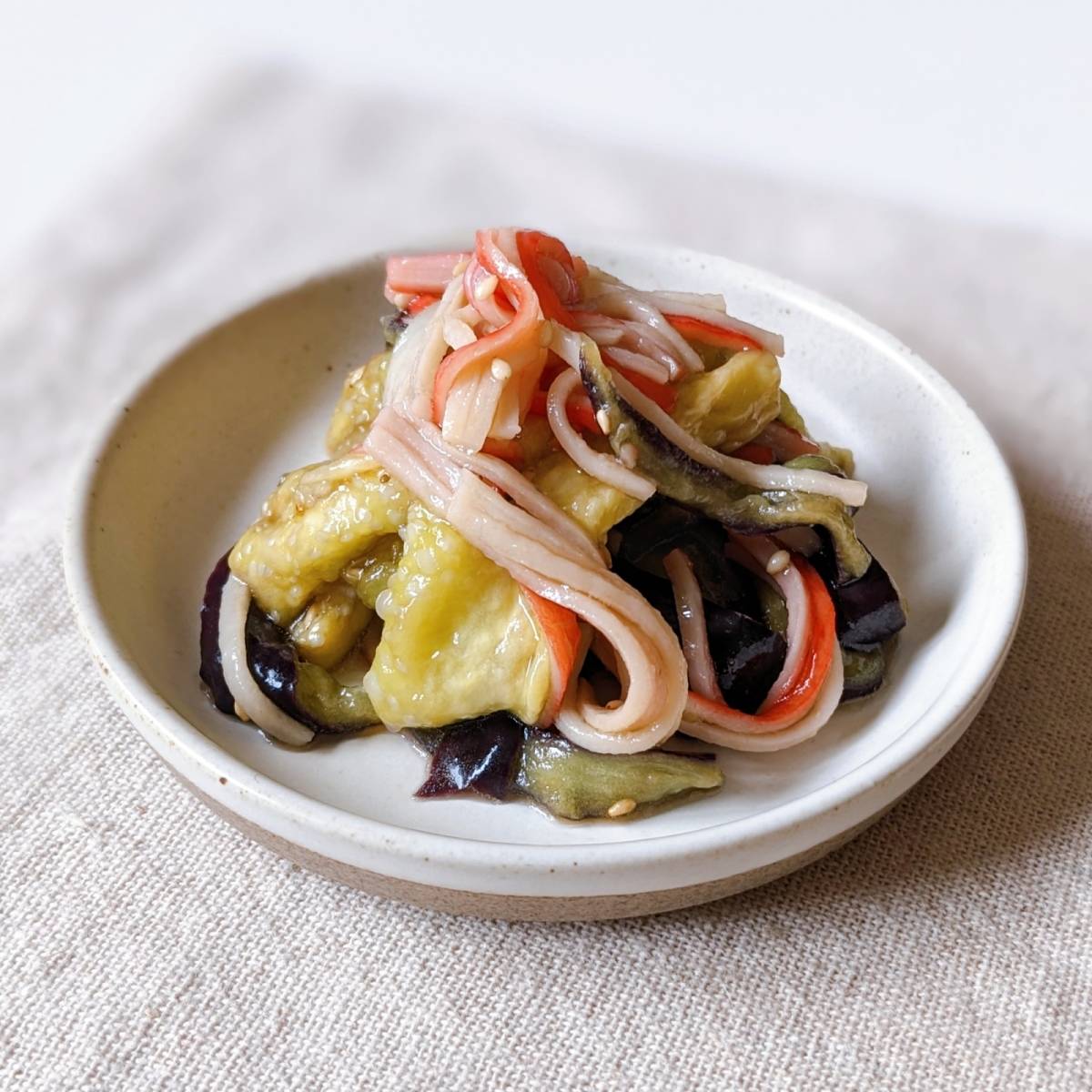 いちまさ公式の「なすとカニかまの冷製ポン酢びたし」のレシピ