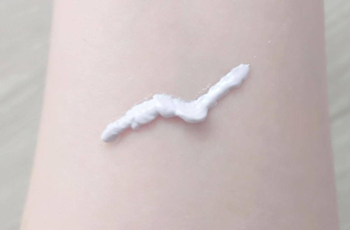 ハナバイヒンスベールフィットUVトーンアップ02ソフトラベンダー