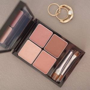 春の第一印象は目元から。公式で即完売！「&be 」春限定カラーアイシャドウでメイク