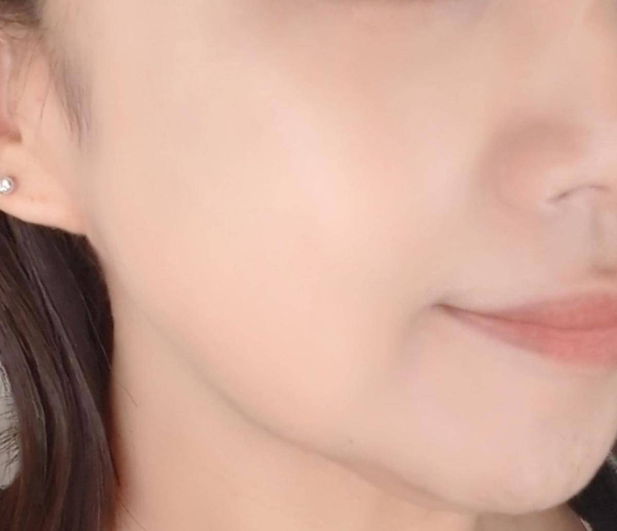 ハナバイヒンスベールフィットUVトーンアップ塗布後