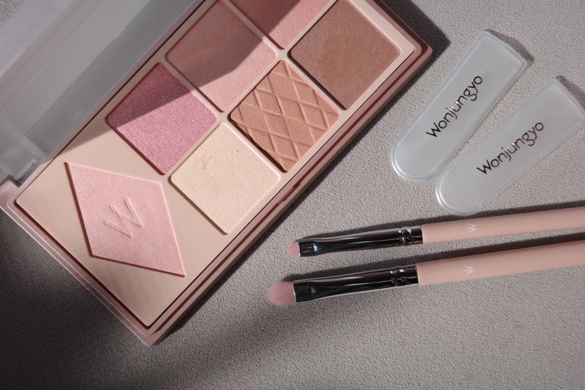 Wonjungyo Wデイリームードアップパレット 05 ピーチモカ