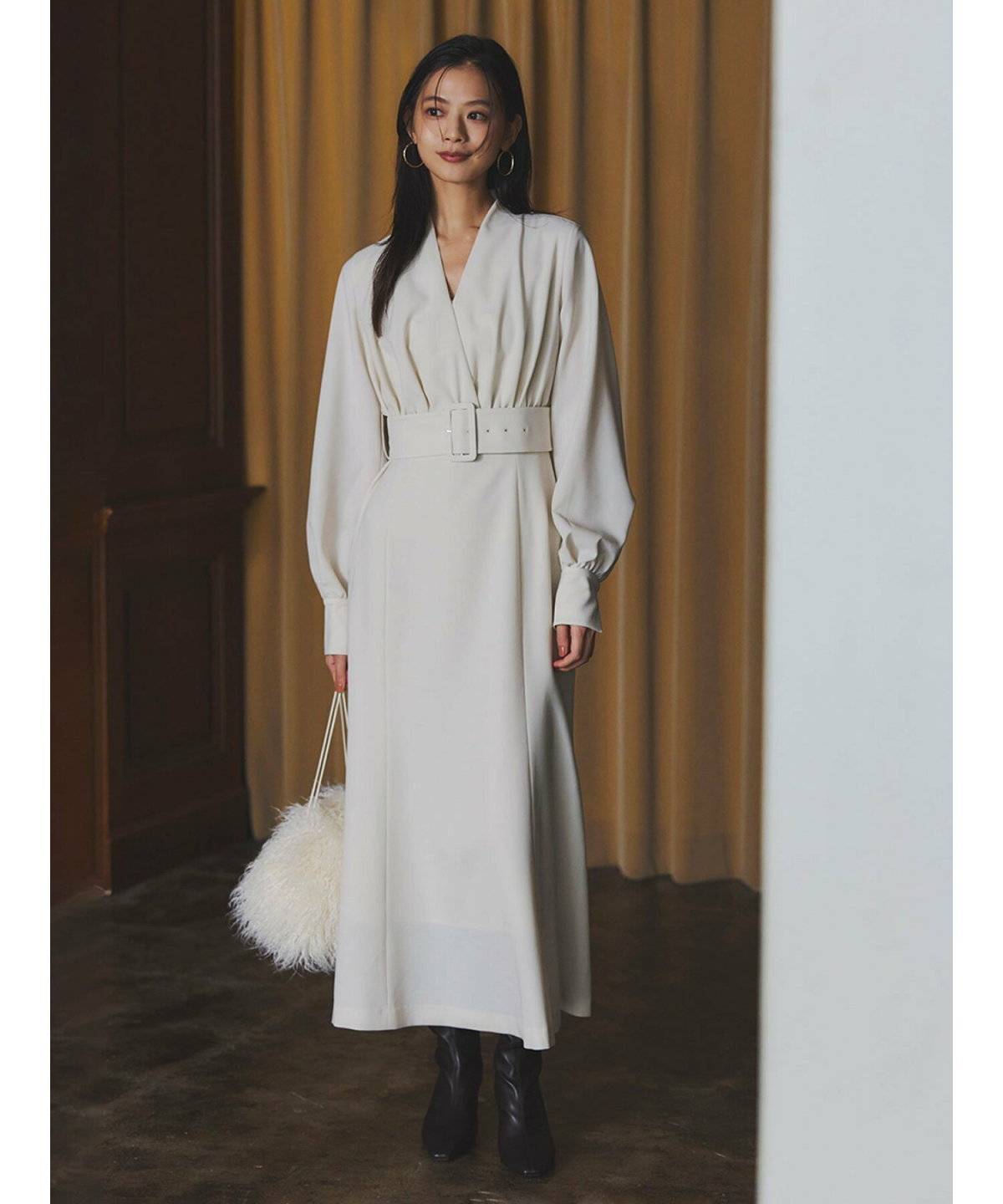 春コーデの女性