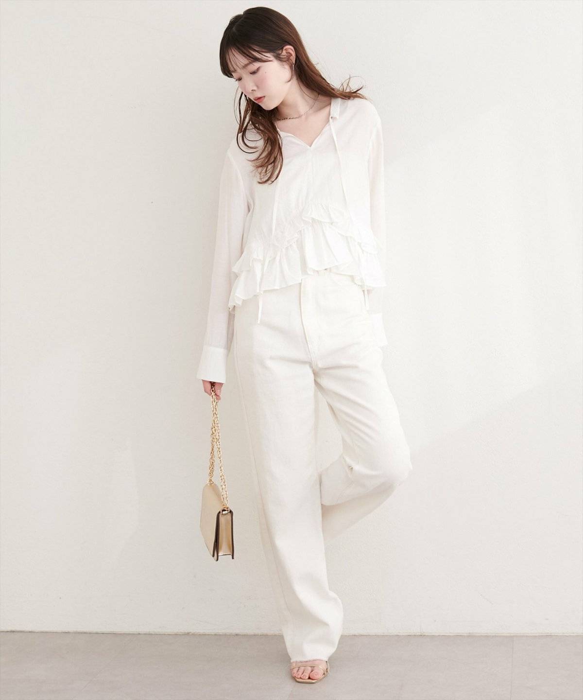 夏コーデの女性