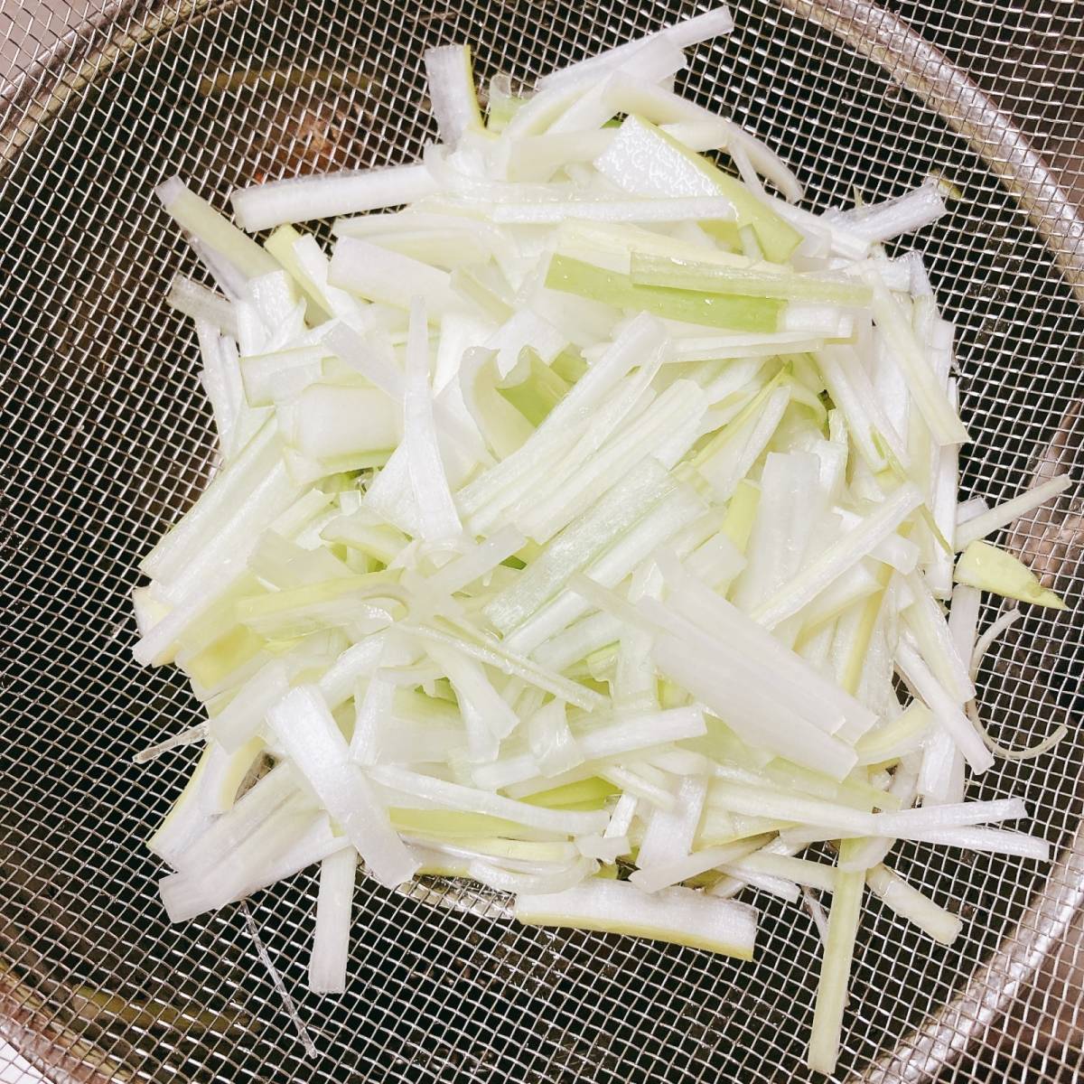 紀文公式の「焼ちくわのねぎラー油あえのレシピ」のレシピ