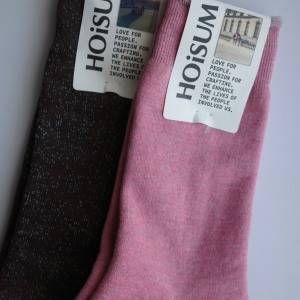 足元に遊びゴコロを……♪HOiSUMの“絶妙ピンク”で春っぽコーデに更新